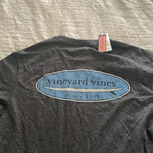 Vineyard vines T-shirt NWT - Picture 4 of 4